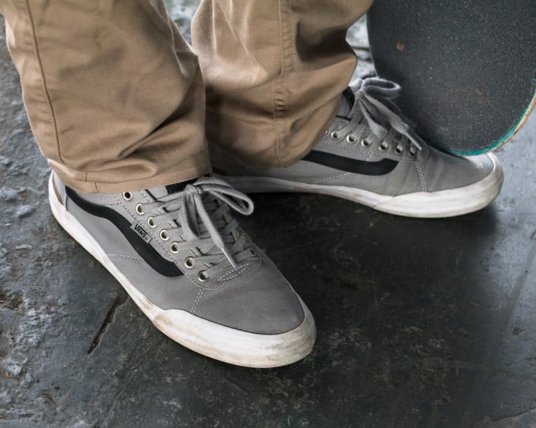 Vans Chima Pro 2 Skate Shoes Wear Test Review | Tactics رمي النفايات في سلة المهملات