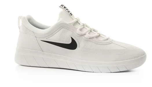 white nike shoes sb