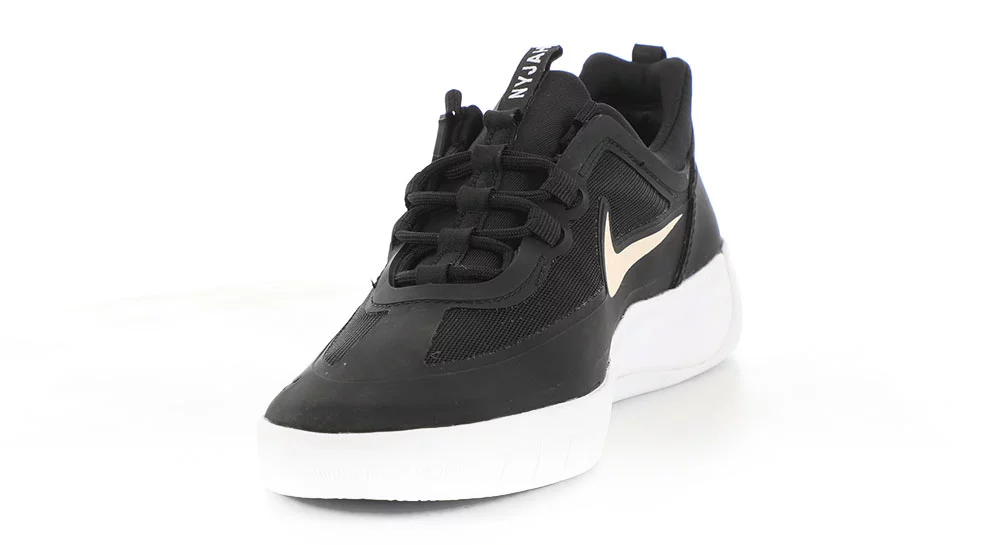 nike sb nyjah free 2 black and white