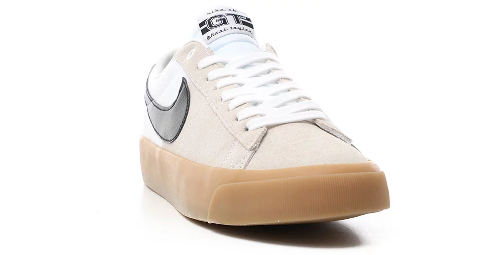 Nike SB Zoom Blazer Low Pro GT Skate Shoes - white/black  display picture 2