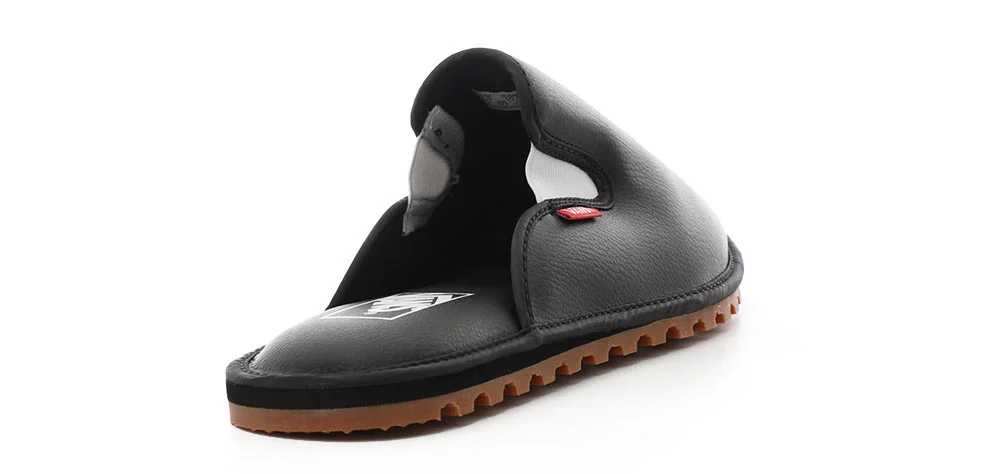 Vans Mountain Mule Vansguard Slipper - black/gum | Tactics