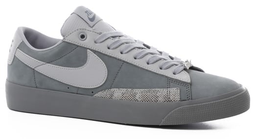 Nike SB Zoom Blazer Low -Quickstrike Skate Shoes - view large