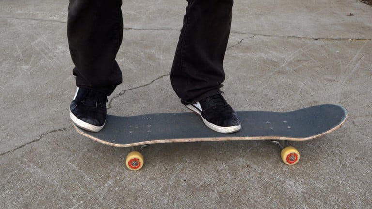 How to Shuvit & Pop Shuvit on a Skateboard | Tactics