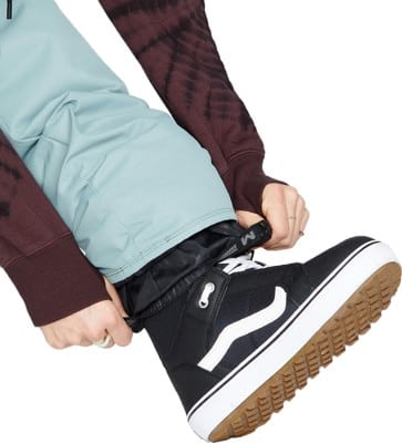 Volcom Frochick Travel Pant: Pantaloni Donna Per Tempo Libero Ed Escursionismo Con Ricamo