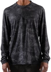 Jones Recycled Long Sleeve Tech Tee - mountain camo