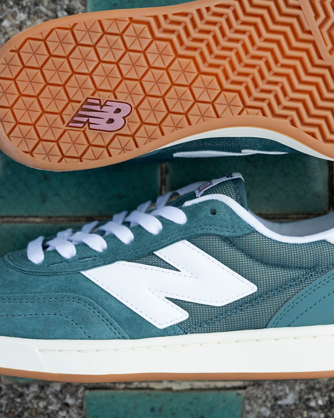New Balance Numeric 440v2 Skate Shoes spruce/white Tactics