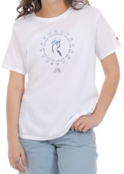 Nike SB Women's Rayssa Leal T-Shirt - white