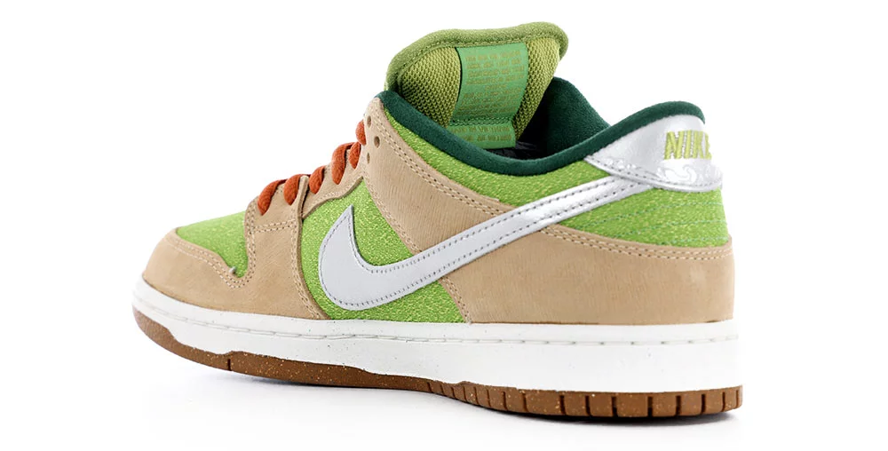 Dunk Low Pro SB Skate Shoes