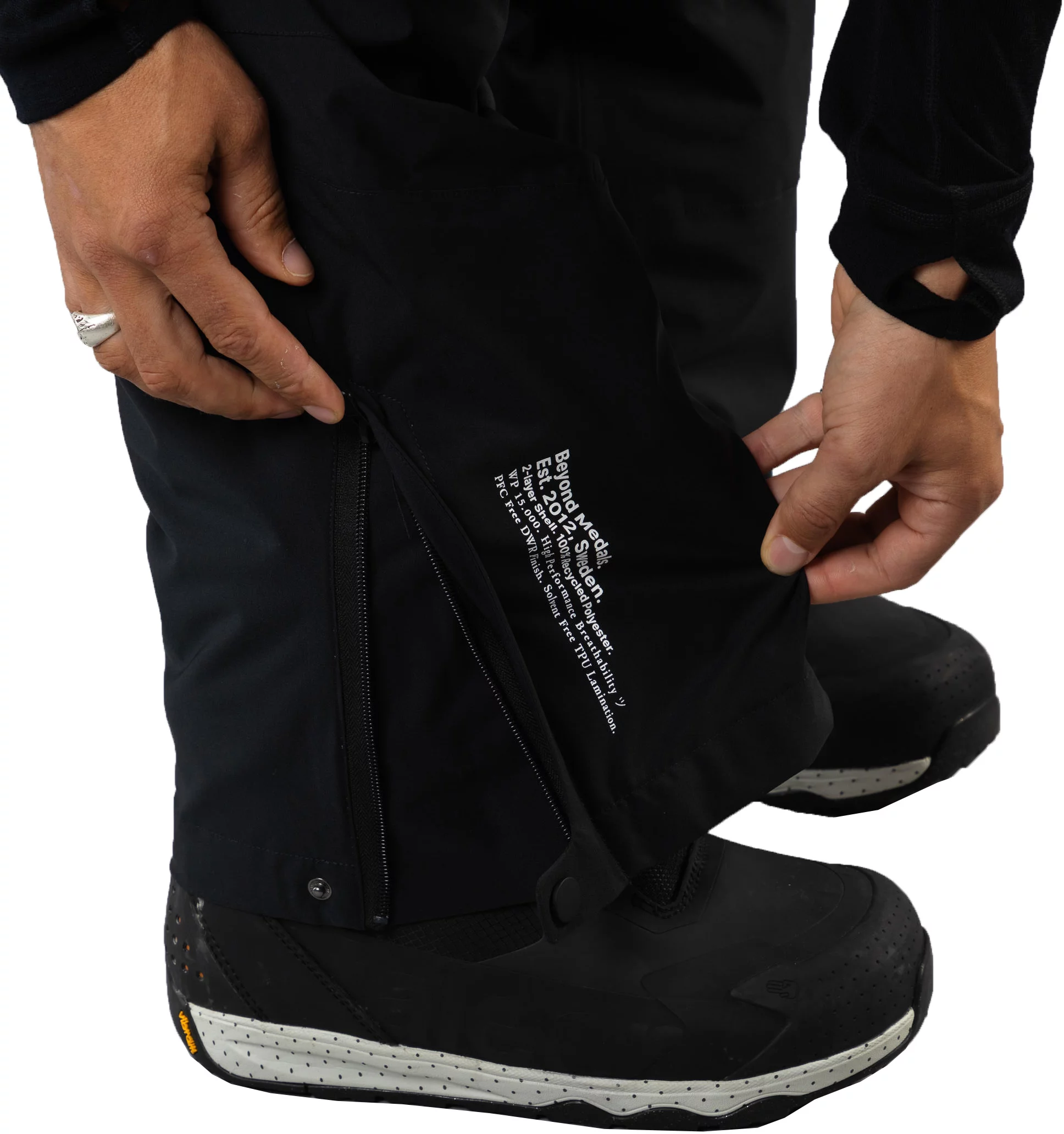 Beyond Medals Zip 2L Pants - black | Tactics Beyond Medals Zip 2L Pants - black | Tactics