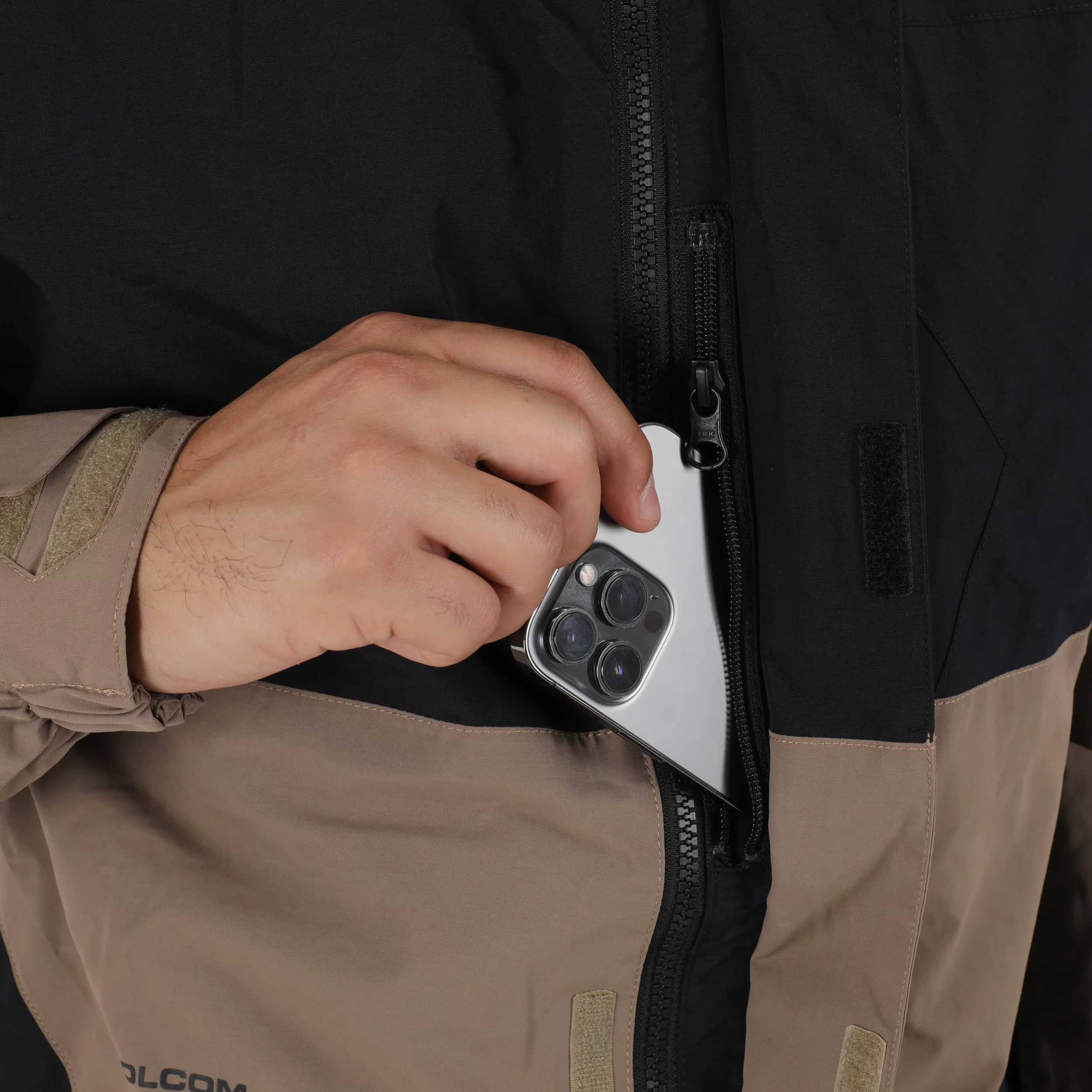 Volcom L GORE-TEX Jacket - chestnut brown | Tactics