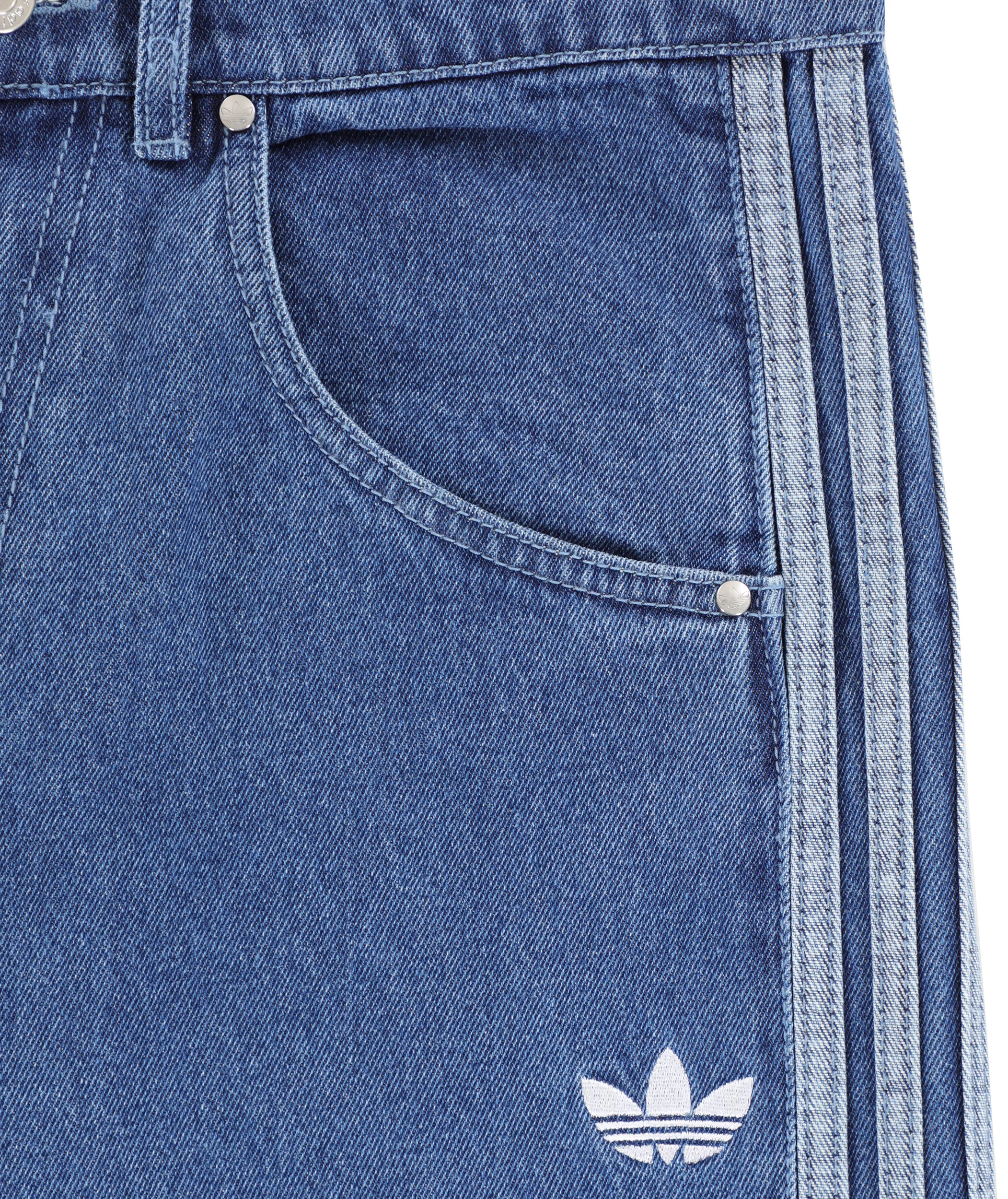 ADIDAS[送料込] ADICOLOR DENIM FIREBIRD SHORTS Adidas Adicolor Denim Firebird Shorts - medium denim blue