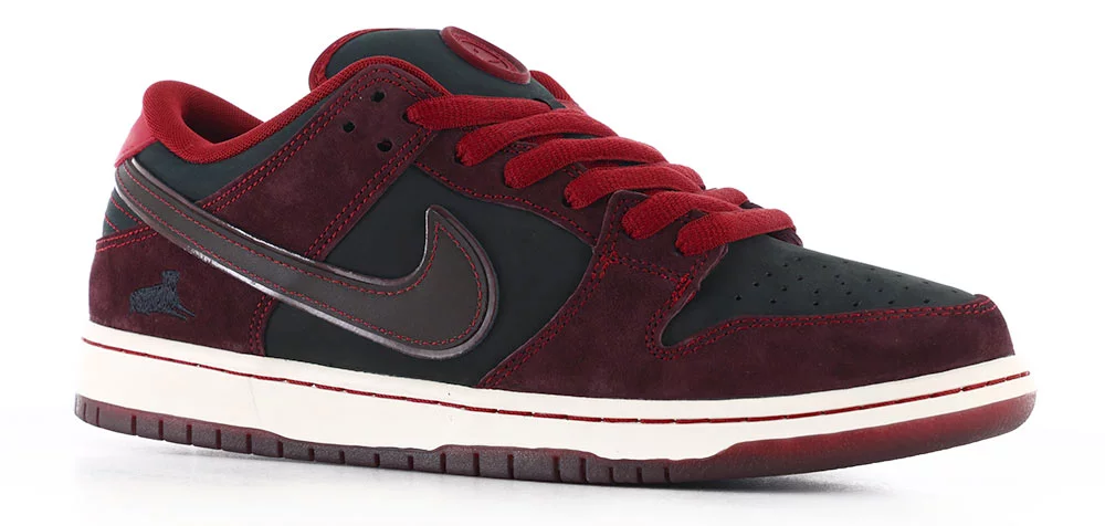 Nike SB Dunk Low Pro SB - Quickstrike Skate Shoes - (riot