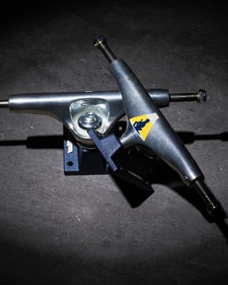 Thunder Suciu Pro Inverted Skateboard Trucks - nightwatch