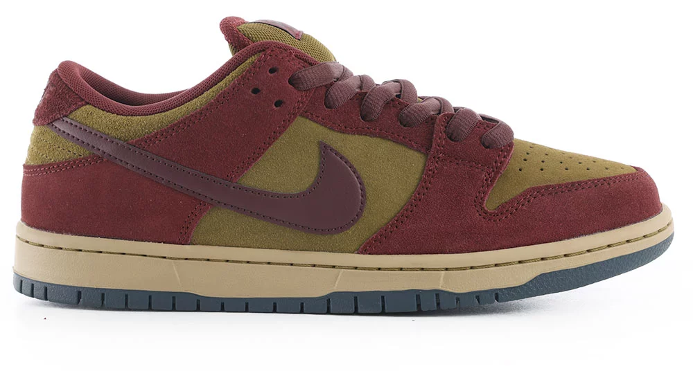 Dunk Low Pro SB Skate Shoes