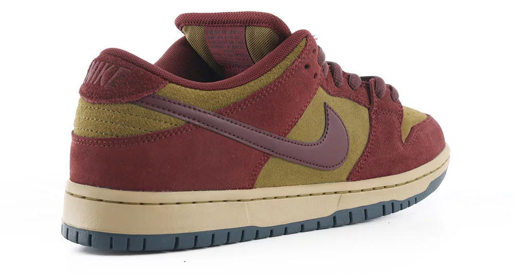 Dunk Low Pro SB Skate Shoes