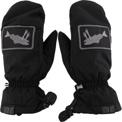 salmon-arms-classic-mitts-logo