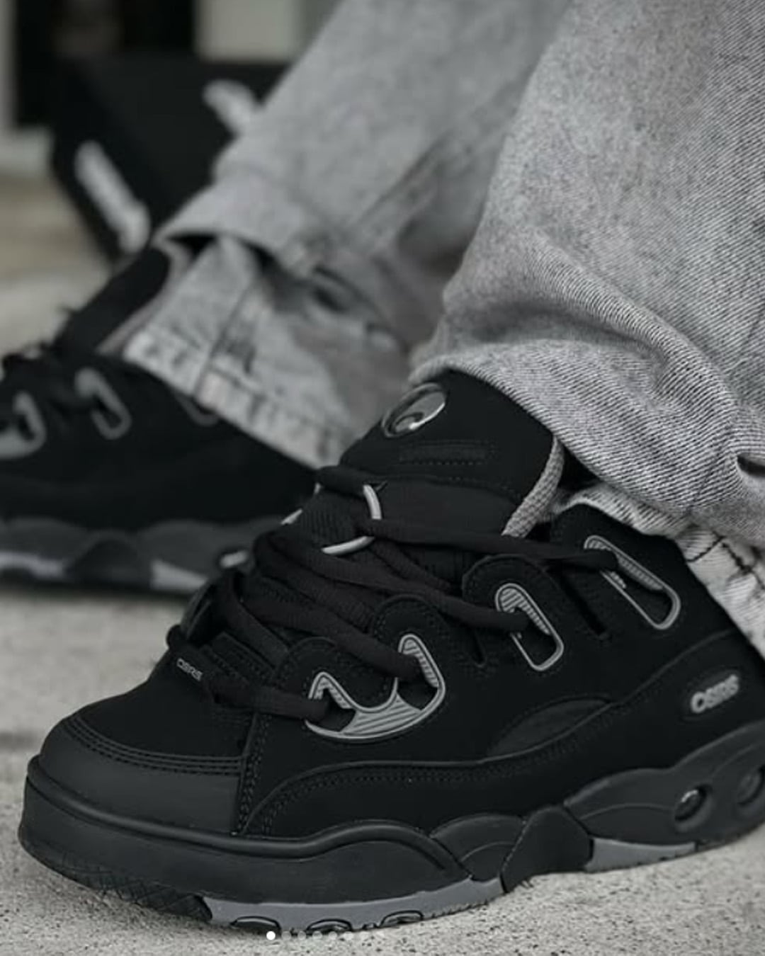 osiris skate shoe brand image