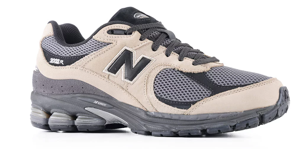 New Balance 2002R Shoes - stoneware/castlerock | Tactics