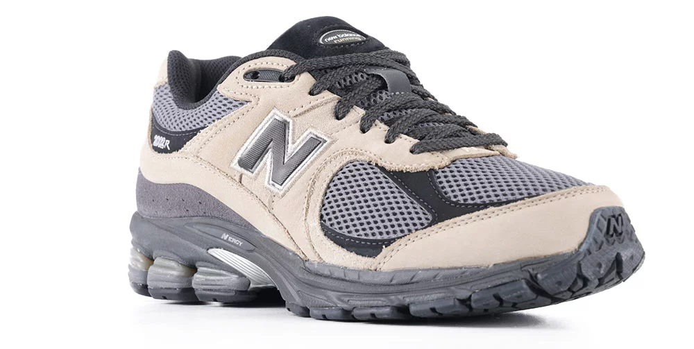 New Balance 2002R Shoes - stoneware/castlerock | Tactics