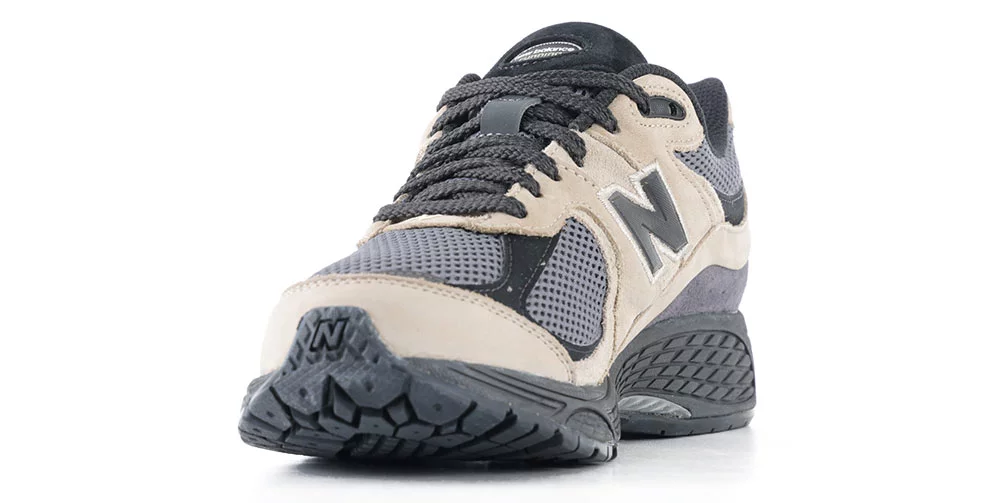 New Balance 2002R Shoes - stoneware/castlerock | Tactics