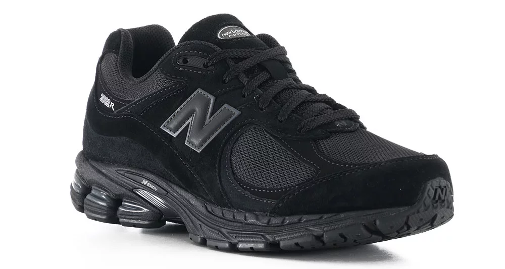 New Balance 2002R Shoes - black/black metallic | Tactics