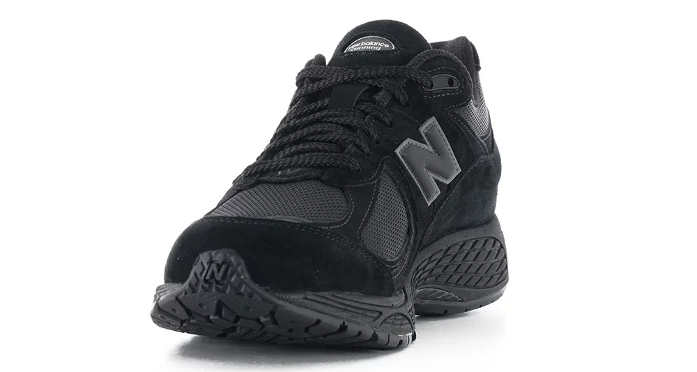 New Balance 2002R Shoes - black/black metallic | Tactics