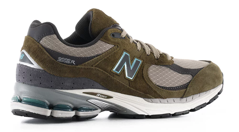 New Balance 2002R Shoes - woodland/stoneware | Tactics