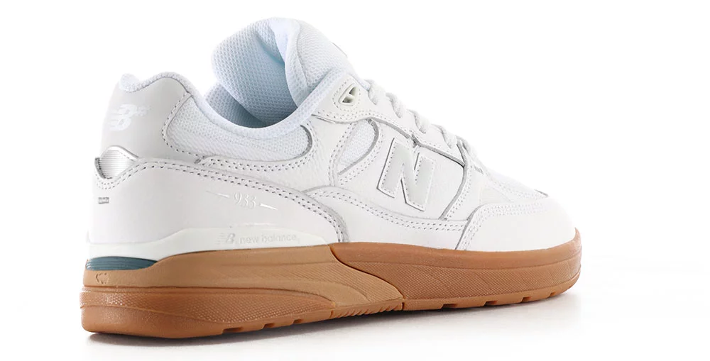 【T3993】ウォウ,イズ・ミー/Number[s] New Balance Numeric 933 Andrew Reynolds (WIDE) Skate Shoes - white